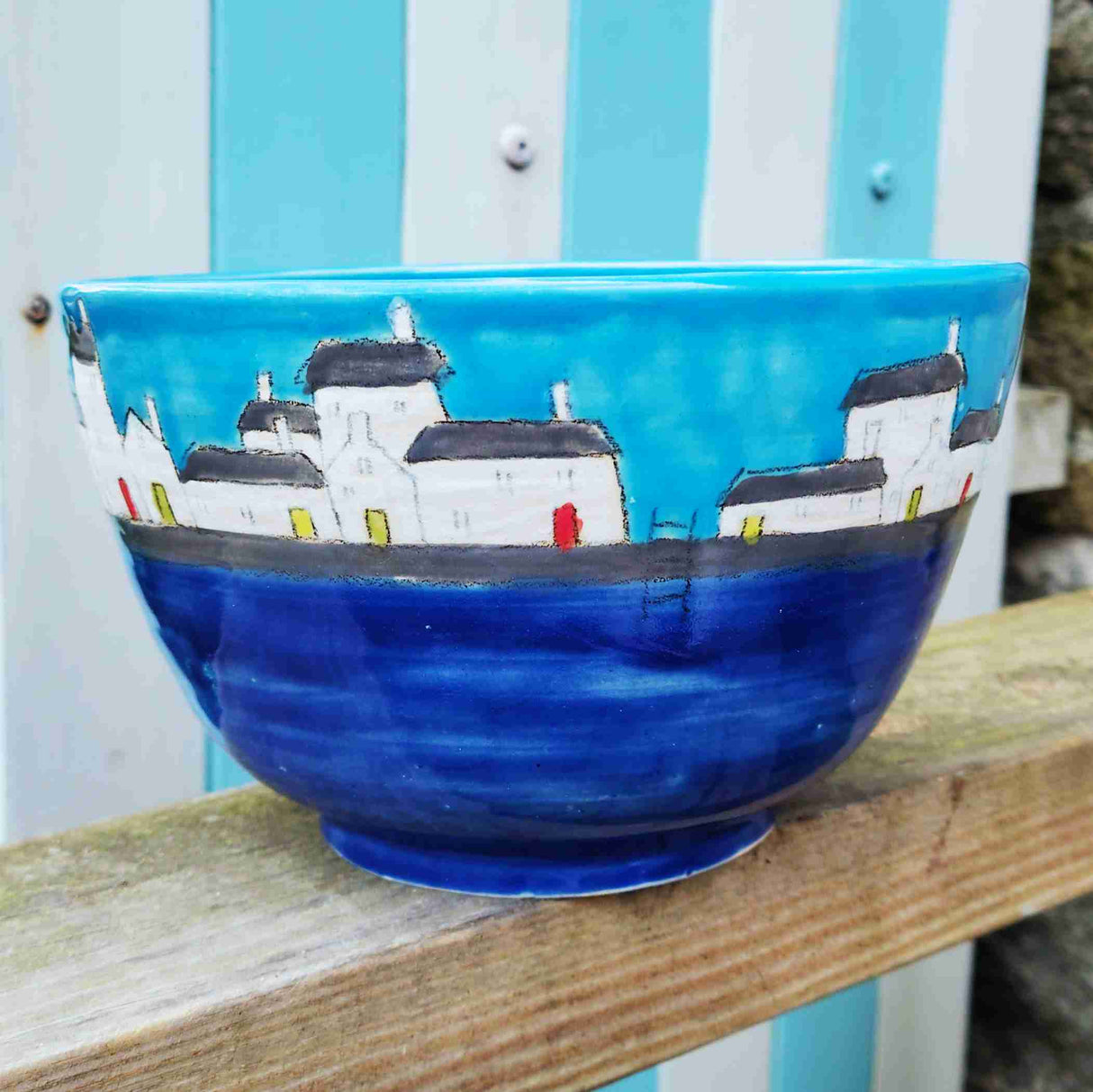 Large Seaside Cottage bowl by Wellydog Ceramics COM