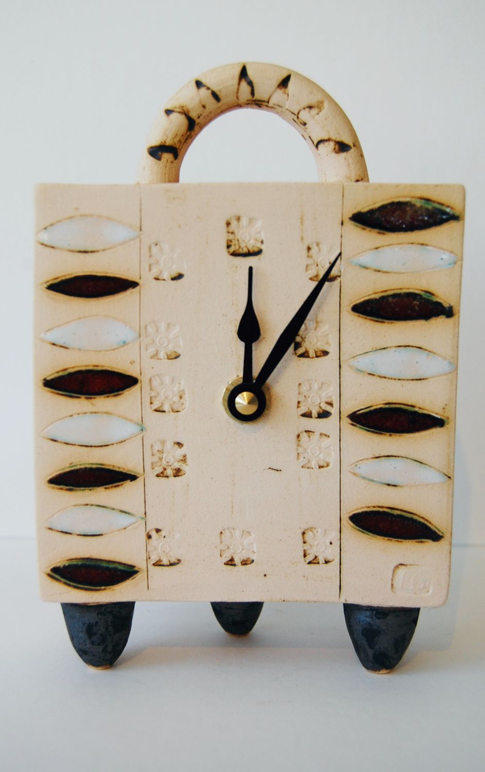 Iveta Goddard, Leaf Ceramic Clock