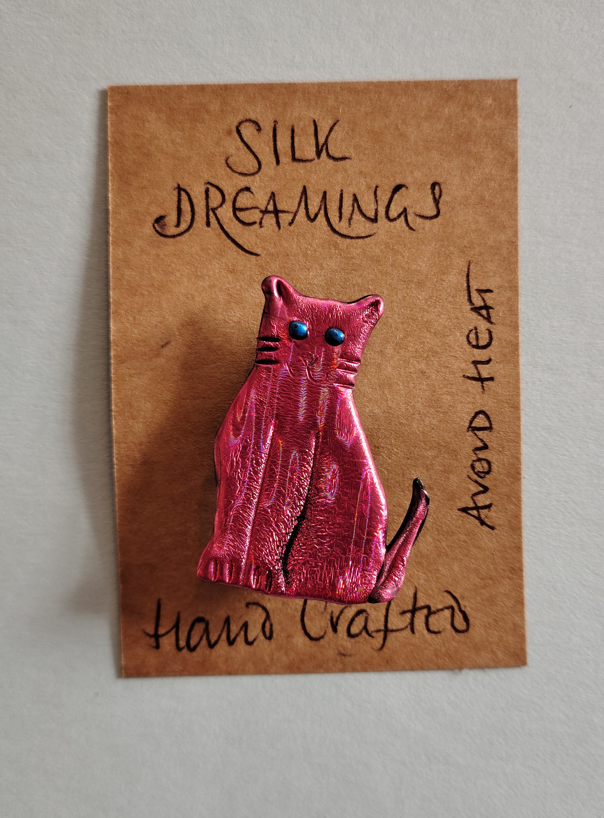 Silk Dreamings cat brooch