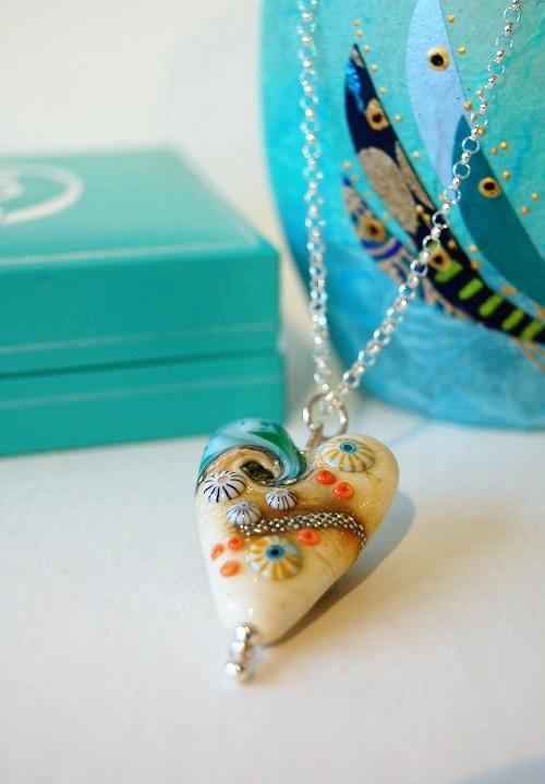 long sand sea heart pendant